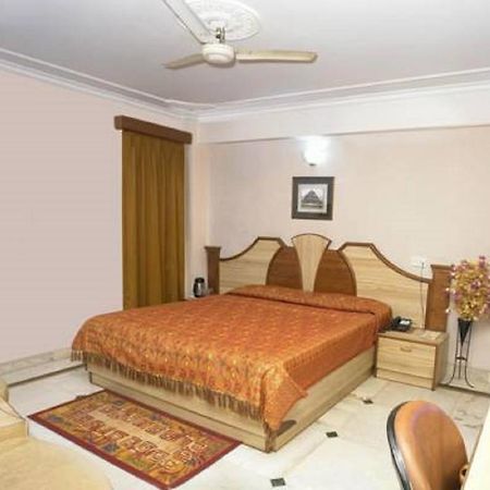 Hotel Welcome Palace Agartala Dış mekan fotoğraf