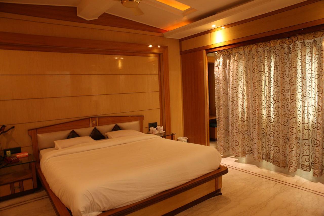 Hotel Welcome Palace Agartala Dış mekan fotoğraf