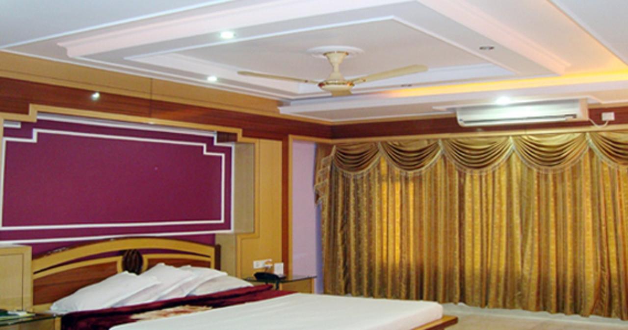 Hotel Welcome Palace Agartala Dış mekan fotoğraf
