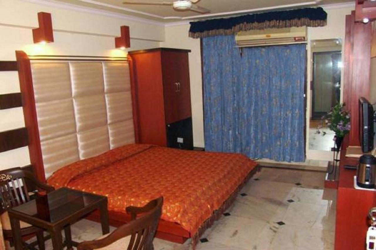 Hotel Welcome Palace Agartala Dış mekan fotoğraf